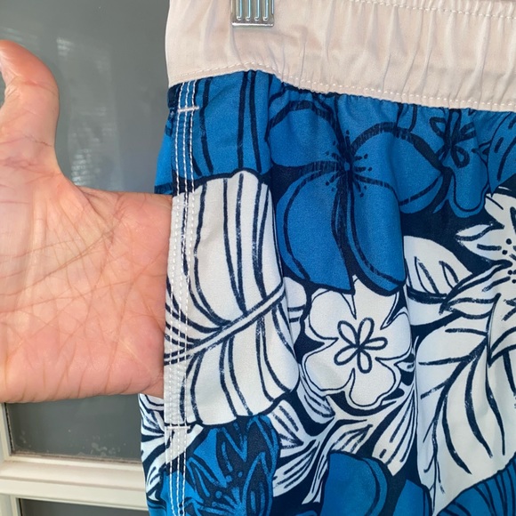 EUC Boys Size XXL Regular, GAP Kids Blue and White Floral Swim Trunks - Picture 5 of 10